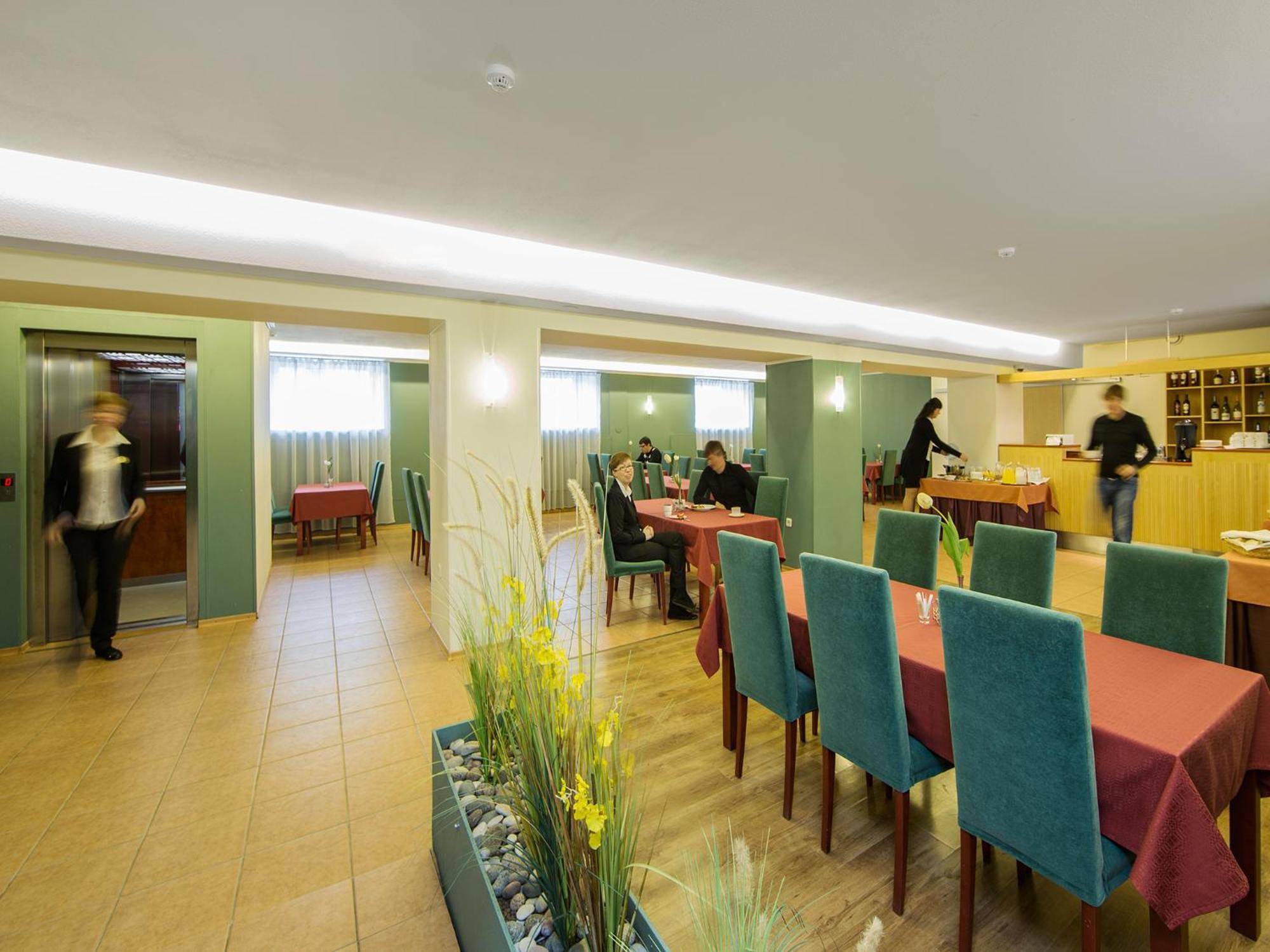 Arabella Hotel Куресааре Екстериор снимка