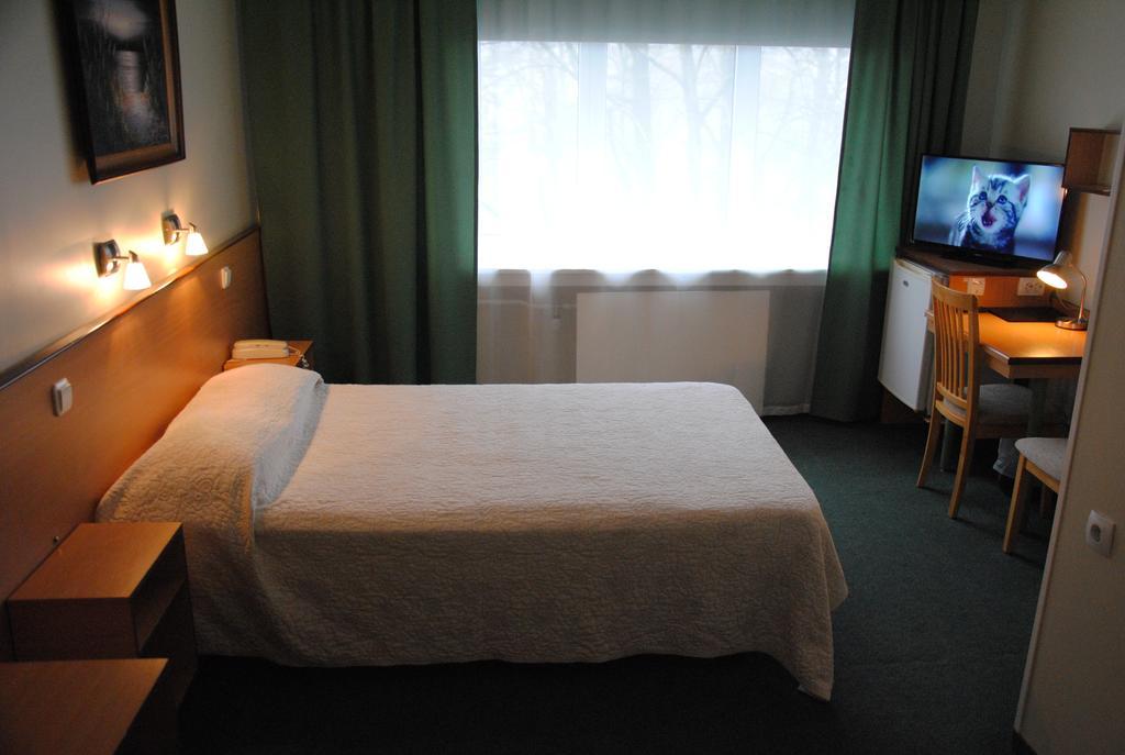 Arabella Hotel Куресааре Стая снимка